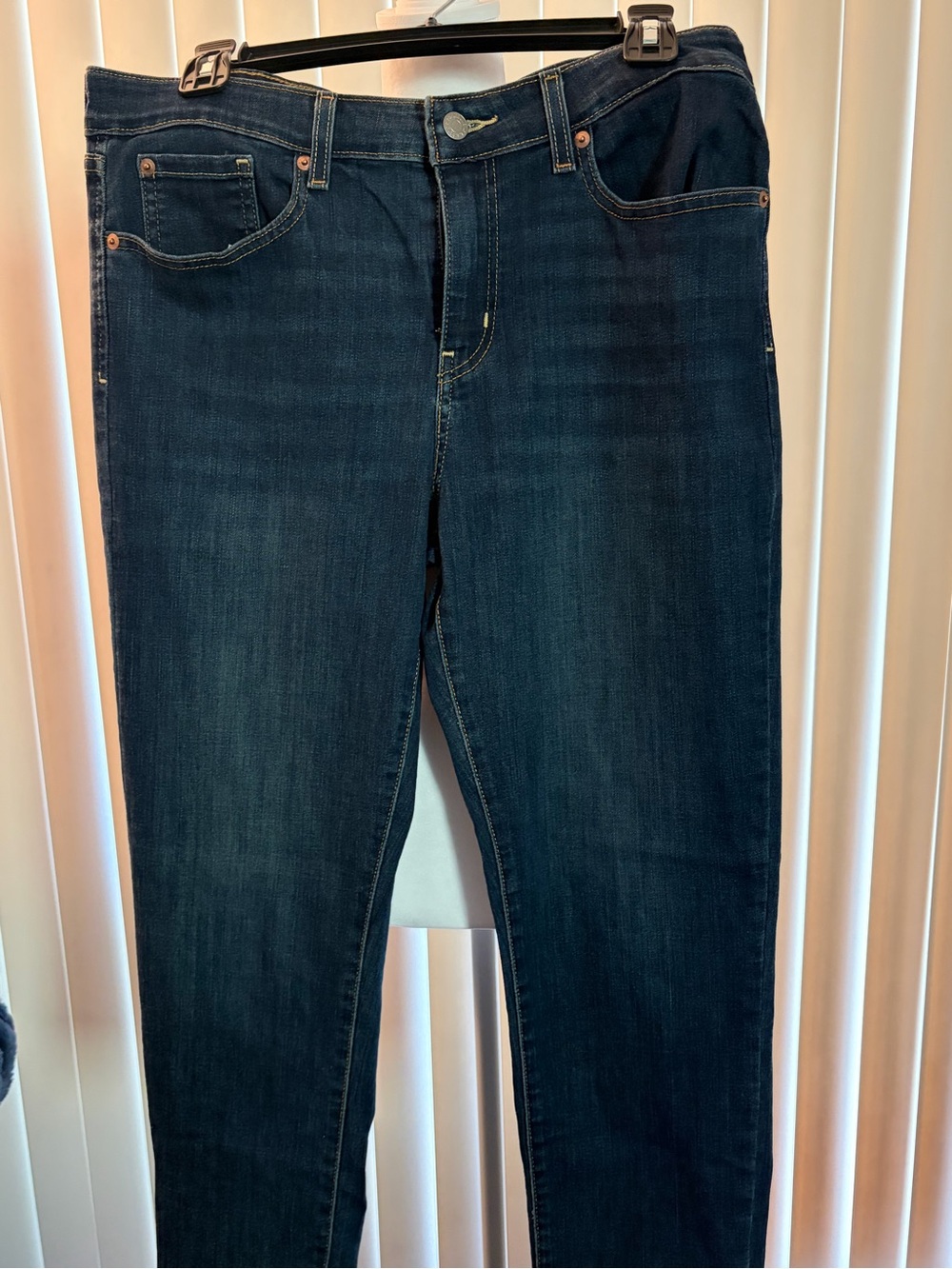 Levi's Women’s Straight Leg Jeans in Dark Indigo